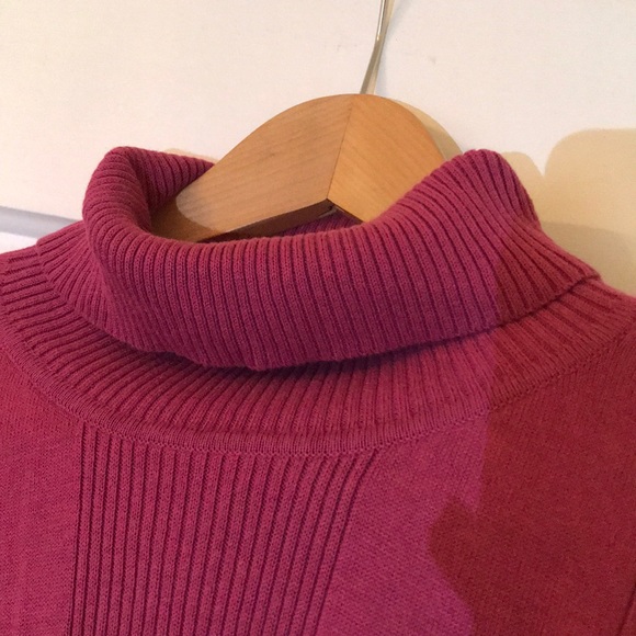 Fuchsia purple/pink top. - Picture 4 of 7